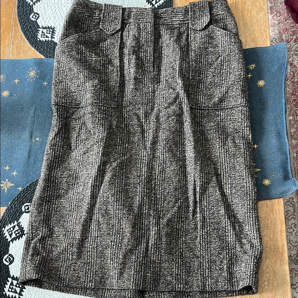 Elie Tahari Gray Knee-Length Pencil Skirt for Work